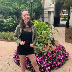 Meet your Posher, Olivia